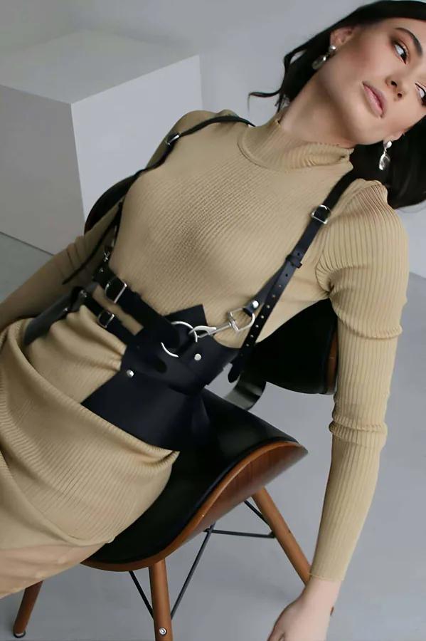 Sculpted Body Harness with Wide Waist Panels