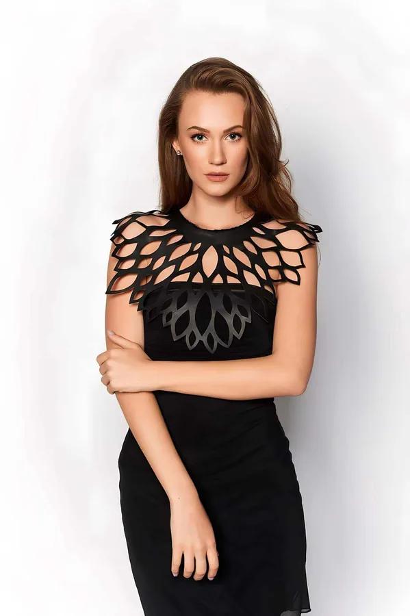 Leaf Cutout Faux Leather Statement Collar Harness