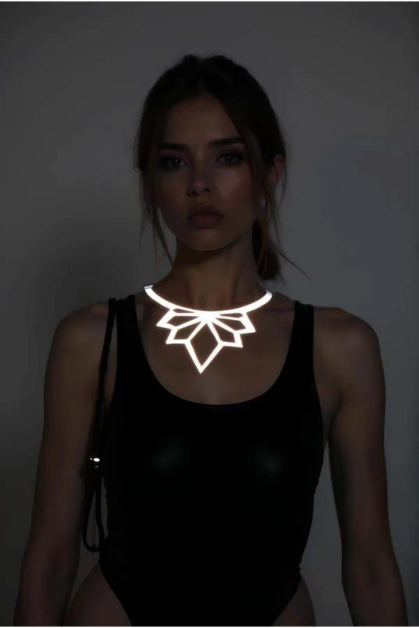Geometric Lotus Reflective Choker Necklace