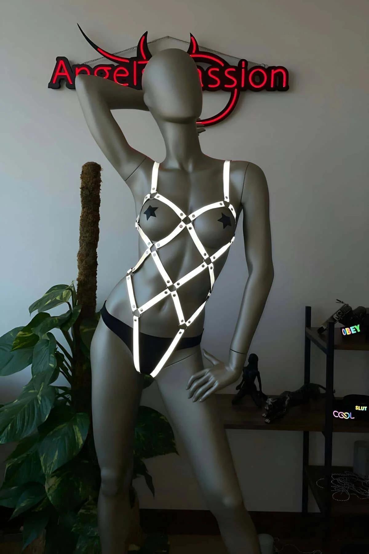 Reflective Full Body Harness with Geometric Straps