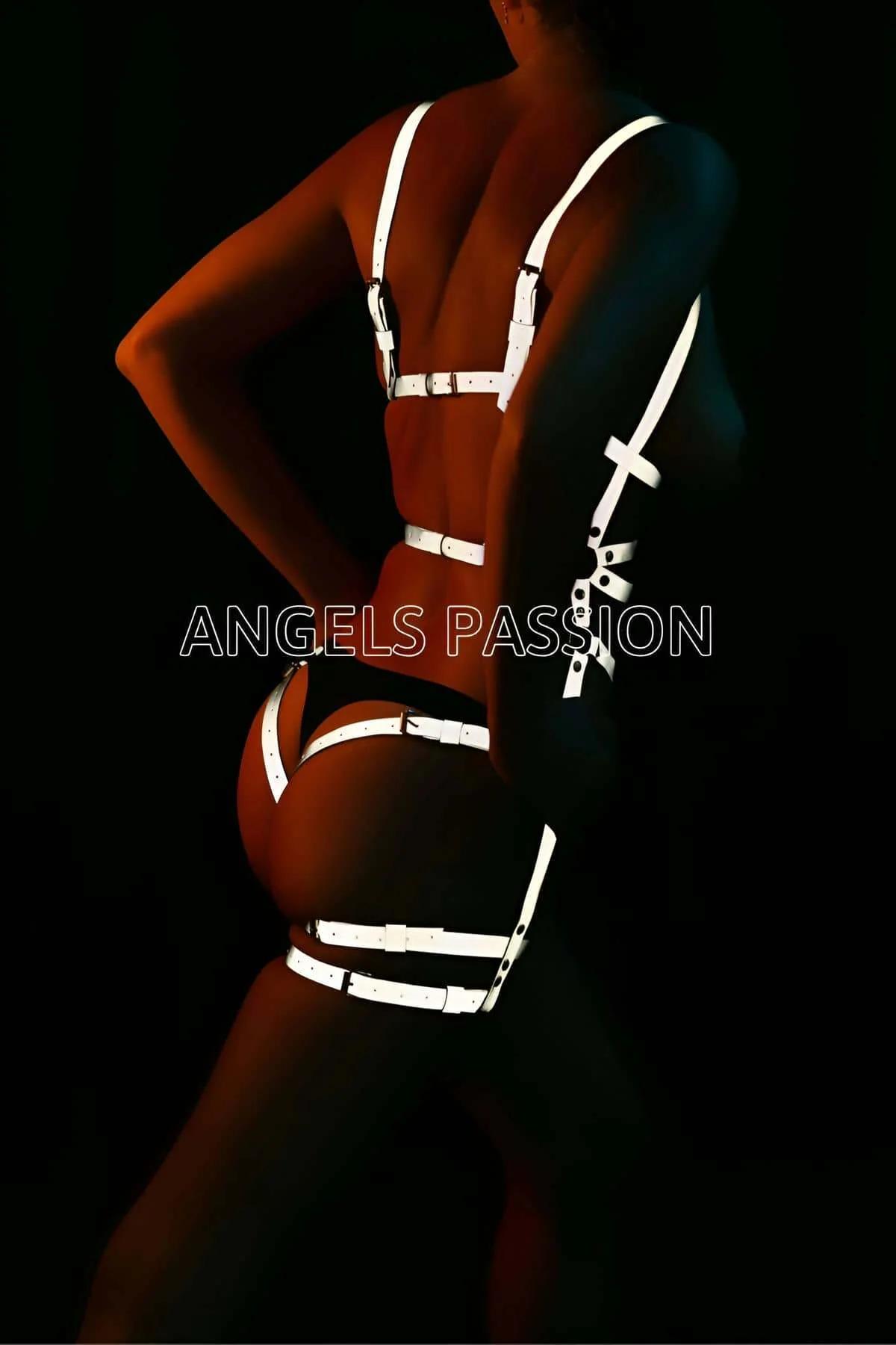 Reflective Full Body Harness with Strappy Detail