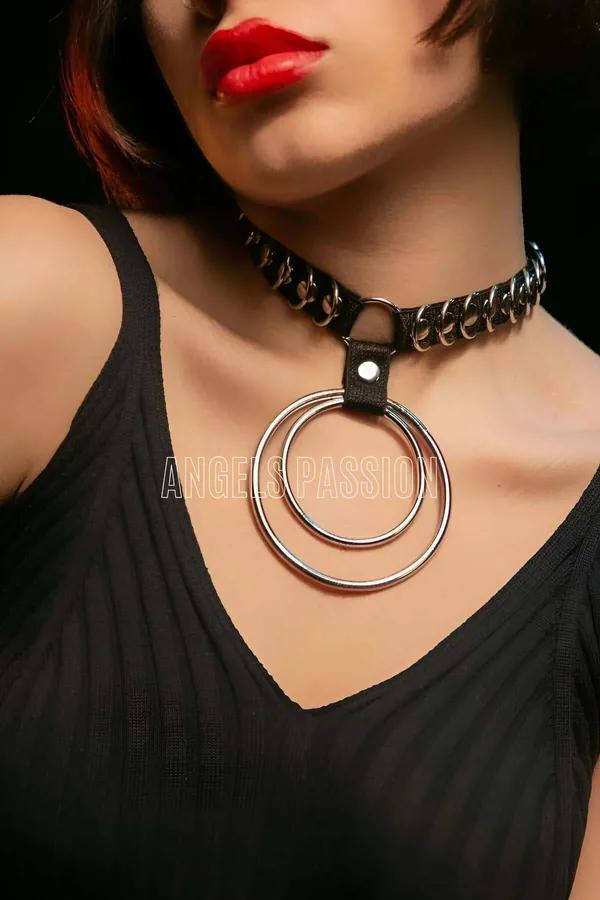 Choker Necklace with Interwoven Chain & Double O-Rings