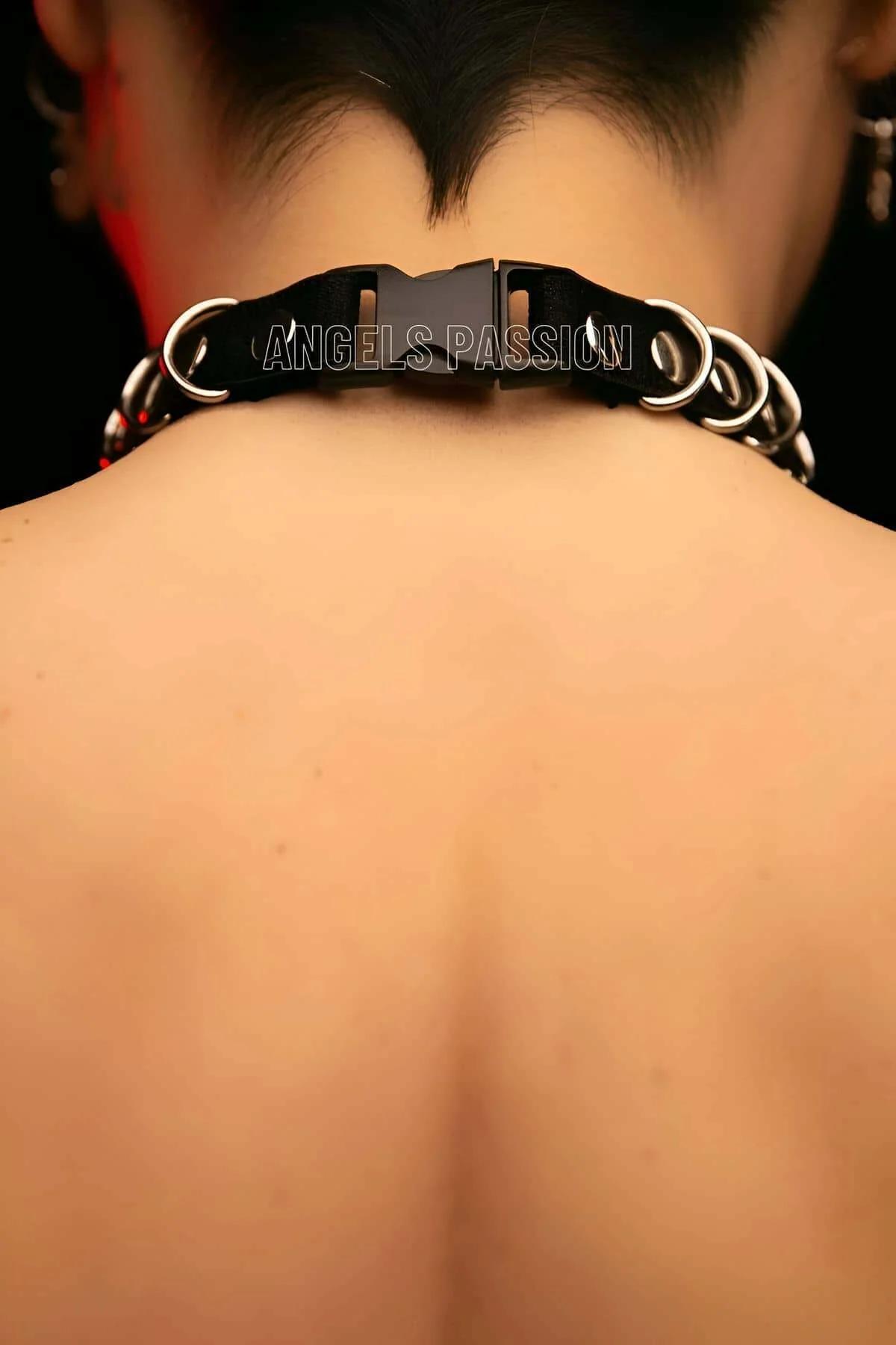 Choker Necklace with Interwoven Chain & Double O-Rings