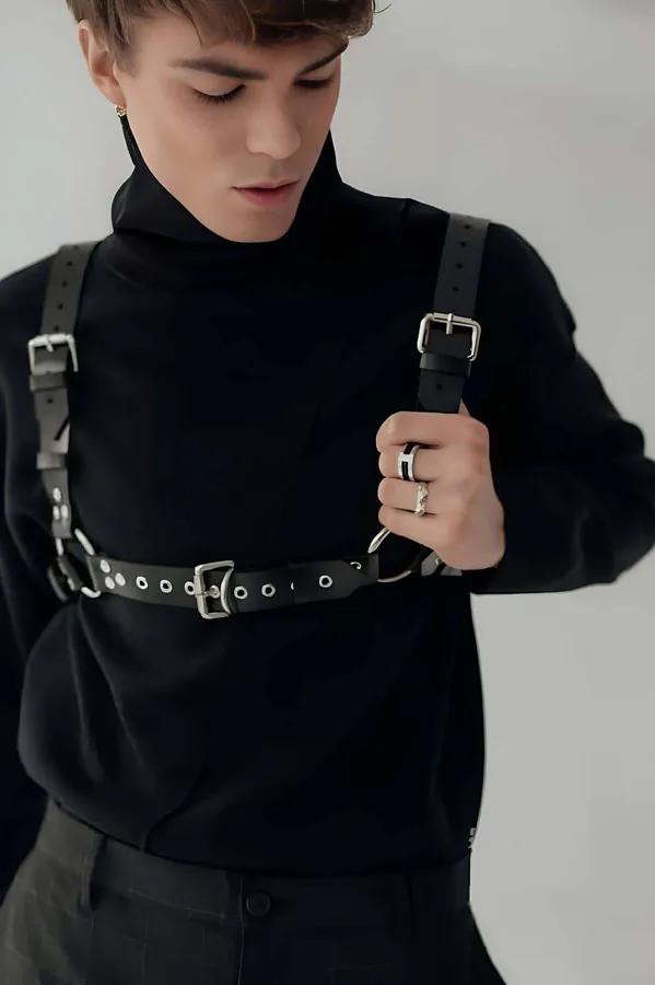 Full Body Harness with Detachable Chain