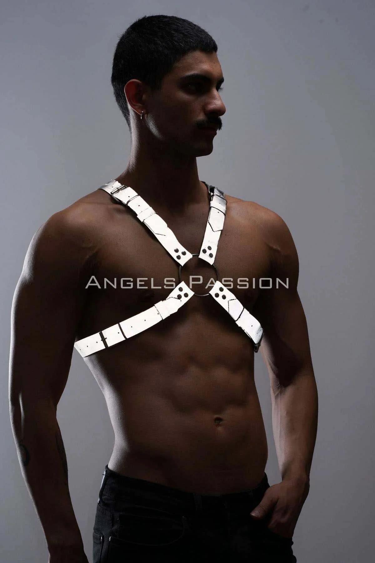 Reflective Chest Harness with O-Ring Detail